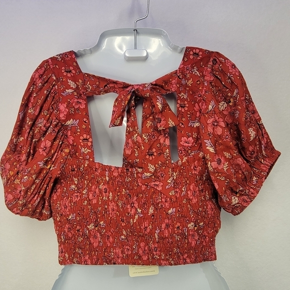Band of The Free B.O.G. Joelle Crimson Pink Floral Smocked Crop Top Size… - Picture 12 of 13